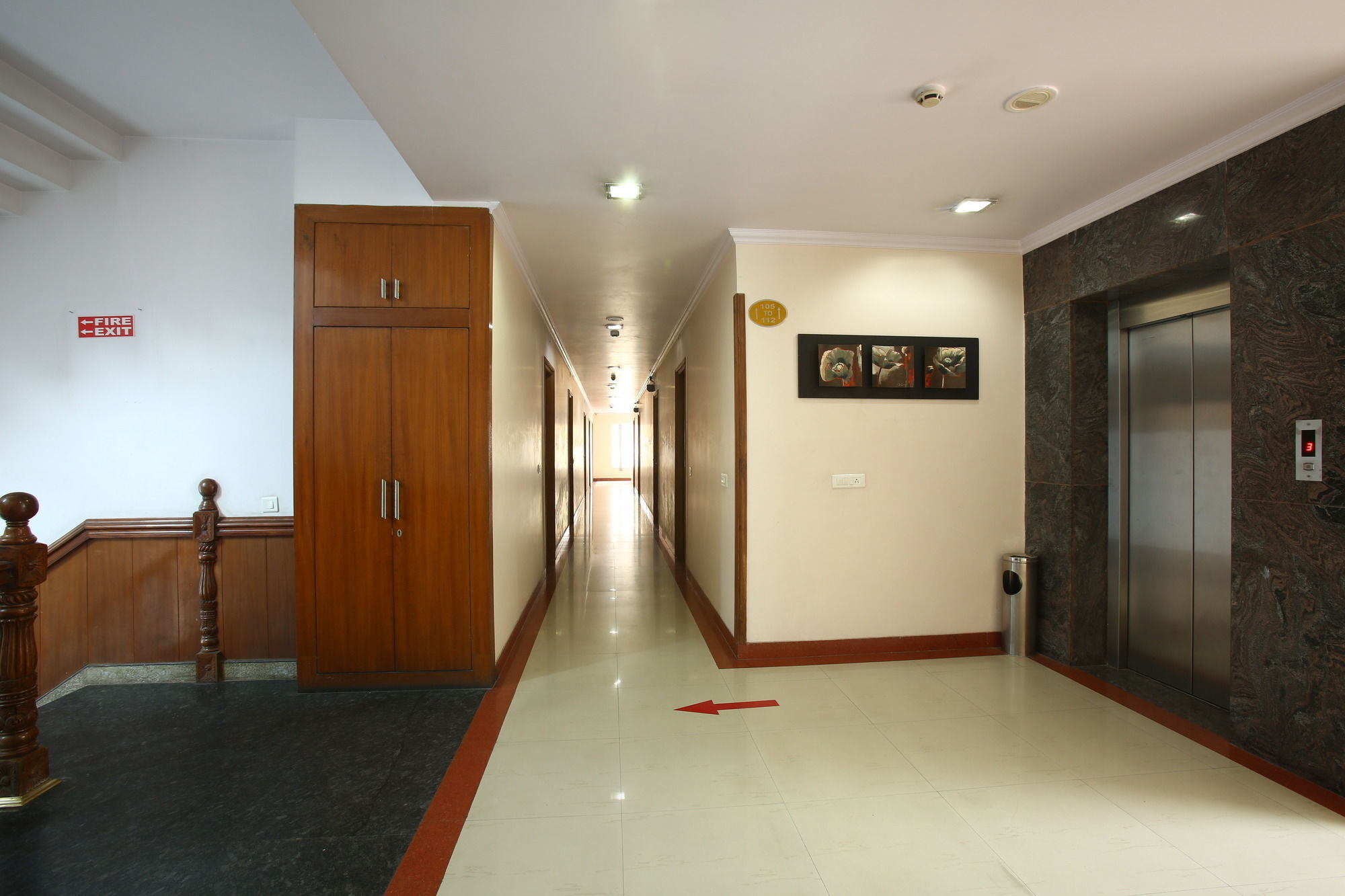 Emblem Hotel Sector 14 Gurgáon Kültér fotó