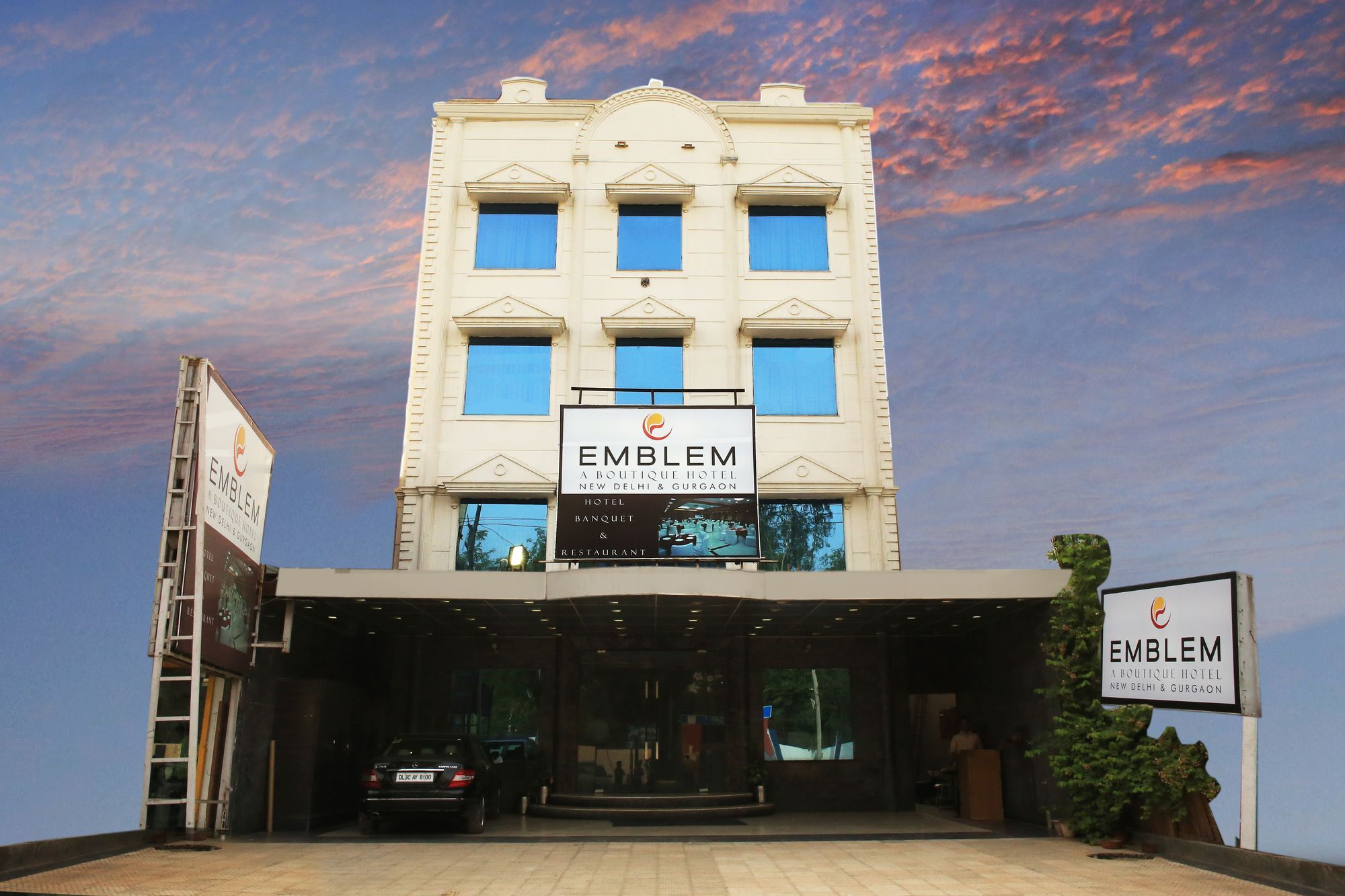 Emblem Hotel Sector 14 Gurgáon Kültér fotó